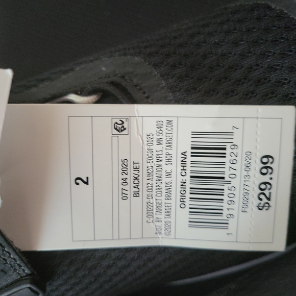 All in motion sneakets - Picture 3 of 4